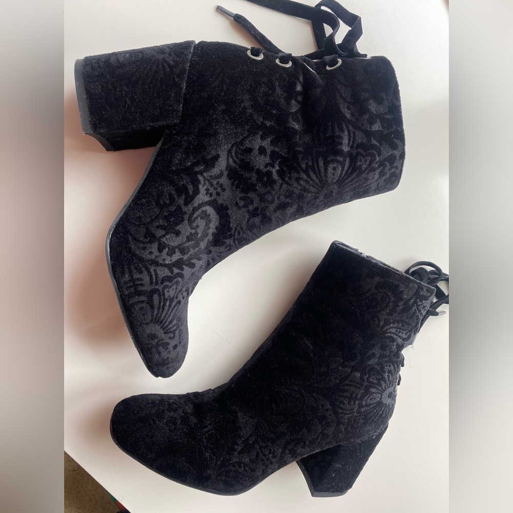 ESPRIT Black Velvet Damask Pattern Chunky Heeled Boots Size 8